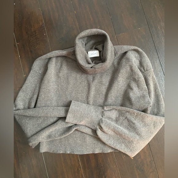 Aritzia Wilfred Rebecca Turtle Neck M - Picture 2 of 3